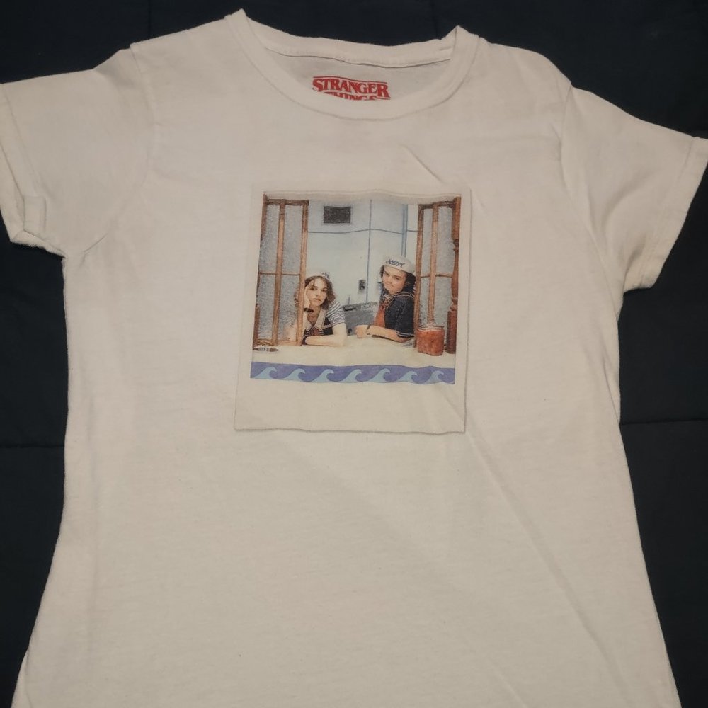 Stranger Things Steve and Robin crew neck short sleeve shirt
